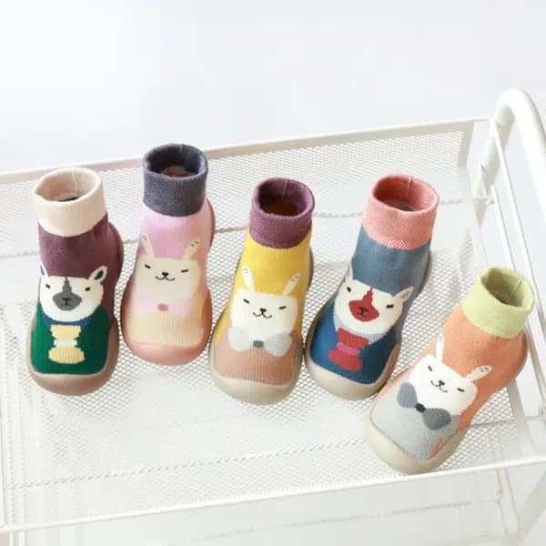 גרבי נעליים סרוגות לתינוק – סוליות גומי אנטי החלקה