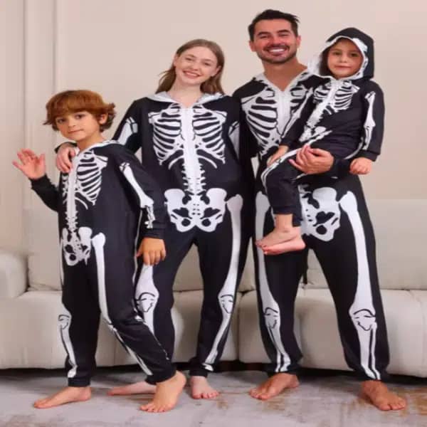 פיג’מת שלד למשפחות – ליל כל הקדושים